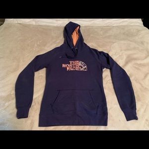 The North Face sweatshirt. M